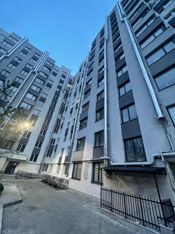Beautiful Apartment In تشيسيناو المظهر الخارجي الصورة